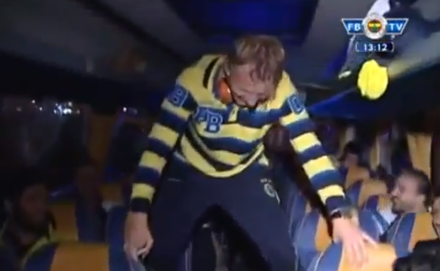 Gangnam-style, Marseille, Fenerbache, Dirk Kuyt, Liverpool, Europa League